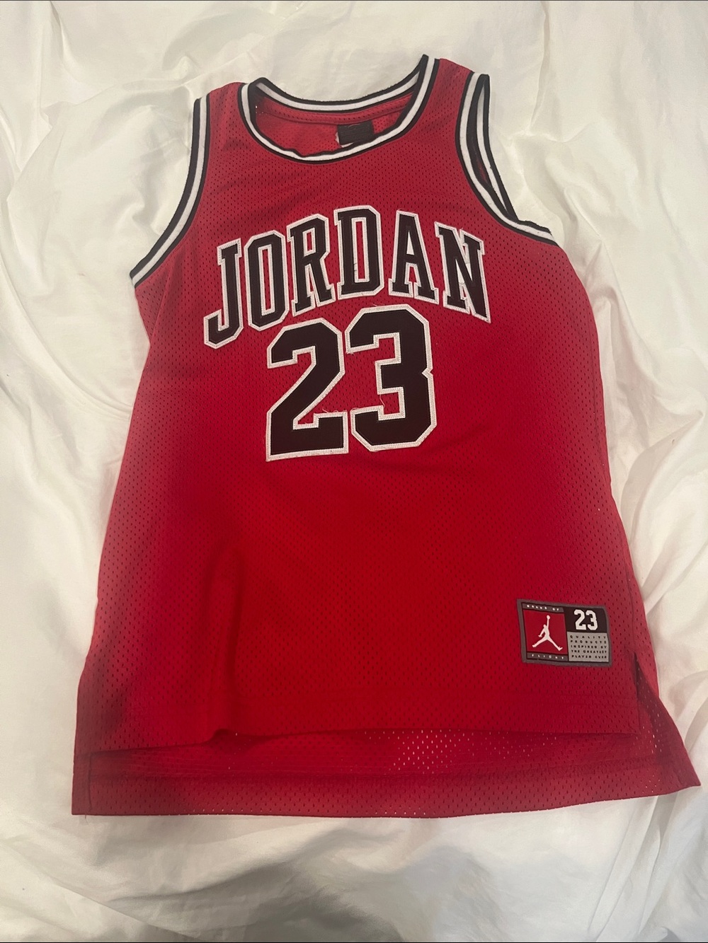 Boys jordan jersey size medium (10-12 years)